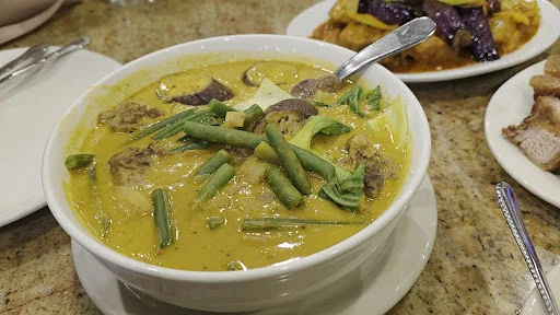 Tita Mia's Filipino Restaurant & Cafe